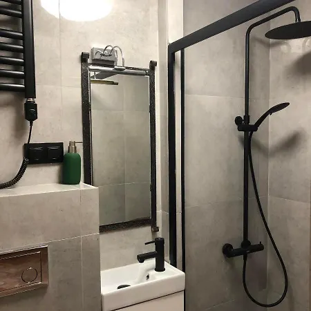 Hostel Baza 15 *